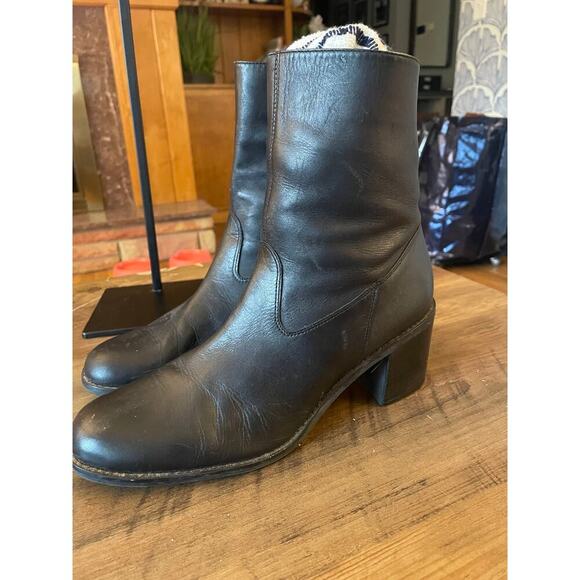 Apostrophe Rounded Toe Black Mid-Calf Boot - Picture 2 of 7